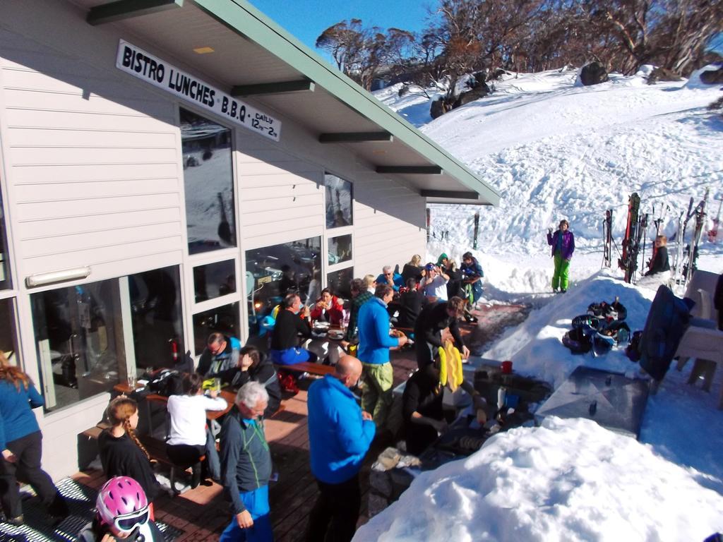Sundeck Hotel Perisher Valley Buitenkant foto