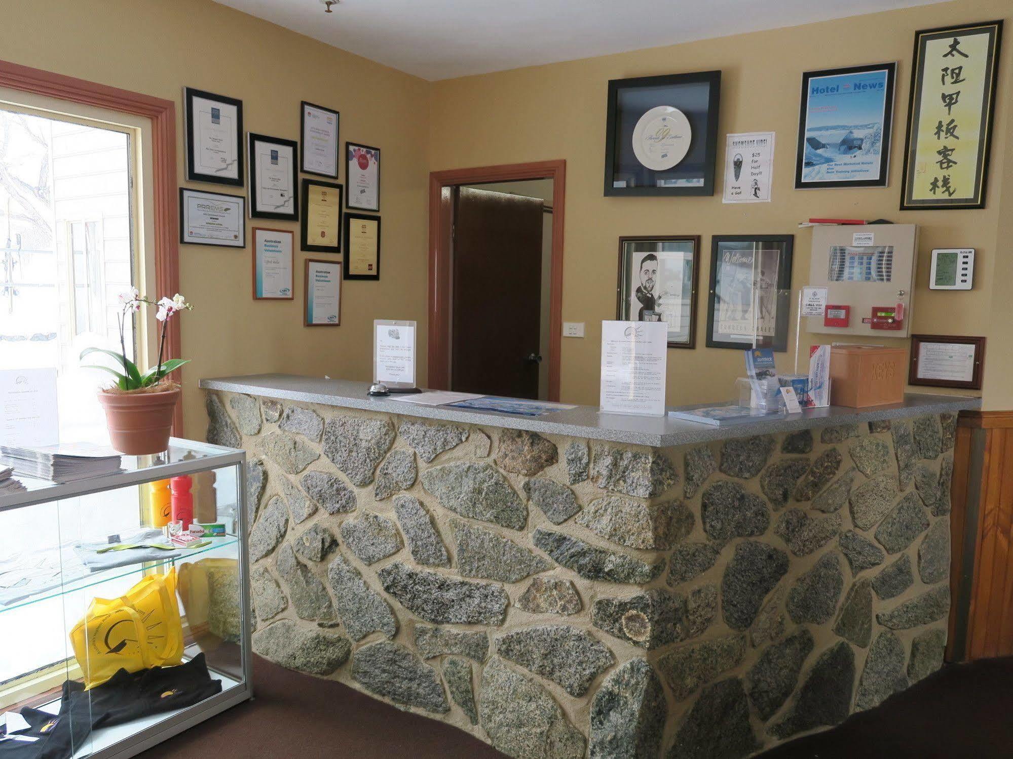 Sundeck Hotel Perisher Valley Buitenkant foto